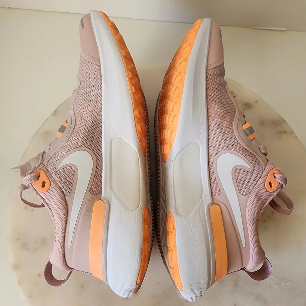 Nike Womens React Miler Running Shoe Cw1778-602 Size 6 Champagne/White/Orange